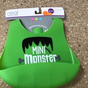 Neat Solutions Silicone Scoop bib